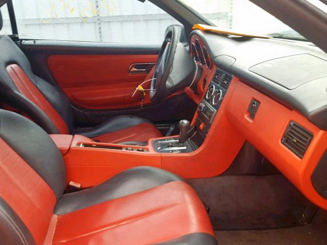 WDBKK47F8WF003740 - 1998 MERCEDES-BENZ SLK 230 KO BLACK photo 5