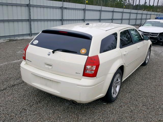 2D4FV48V55H681085 - 2005 DODGE MAGNUM SXT CREAM photo 4