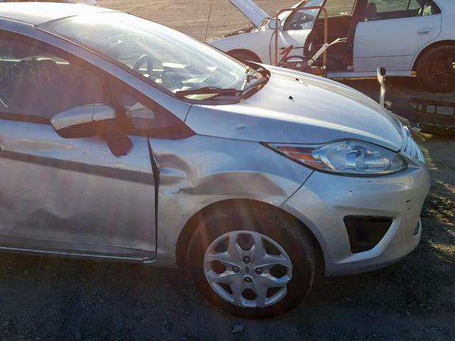 3FADP4AJ4CM169781 - 2012 FORD FIESTA S SILVER photo 9