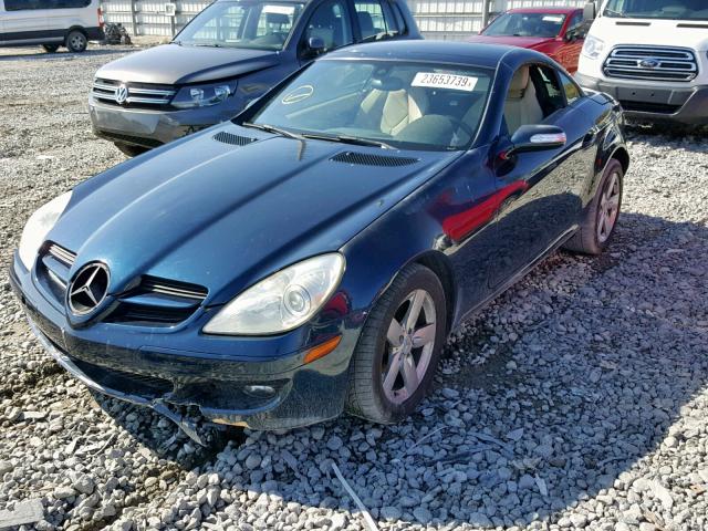 WDBWK54F86F096075 - 2006 MERCEDES-BENZ SLK 280 BLACK photo 2