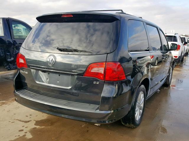 2C4RVABG5CR240275 - 2012 VOLKSWAGEN ROUTAN SE GRAY photo 4