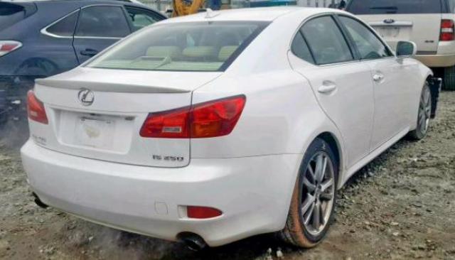 JTHBK262285064478 - 2008 LEXUS IS 250 WHITE photo 4