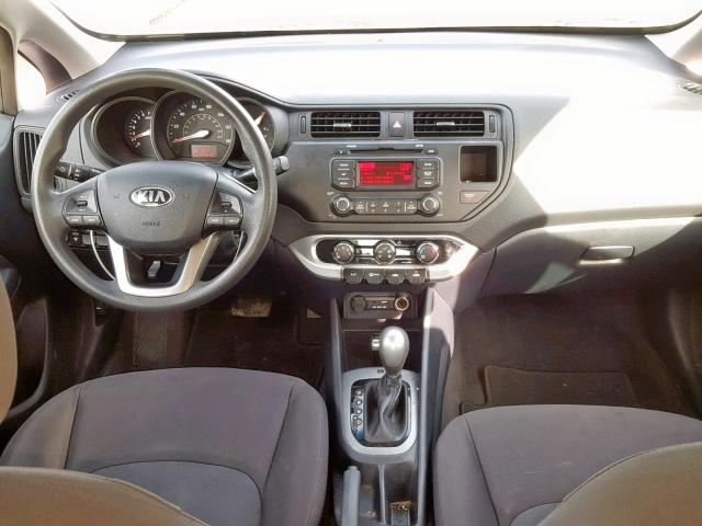KNADM4A34F6496610 - 2015 KIA RIO LX 银色 照片 9