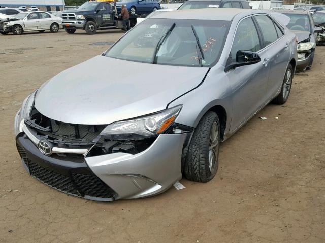 4T1BF1FK1HU387633 - 2017 TOYOTA CAMRY LE GRAY photo 2