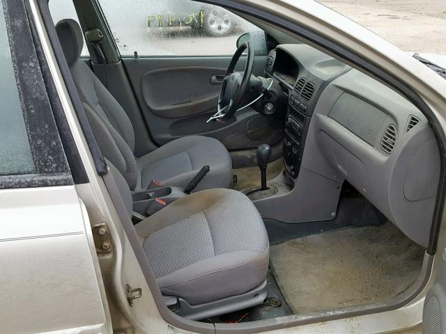 KNADC123X26160180 - 2002 KIA RIO SILVER photo 5