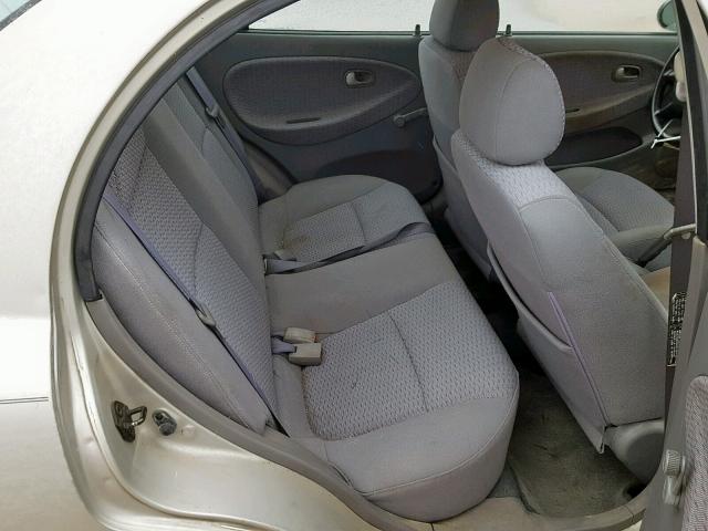 KNADC123X26160180 - 2002 KIA RIO SILVER photo 6