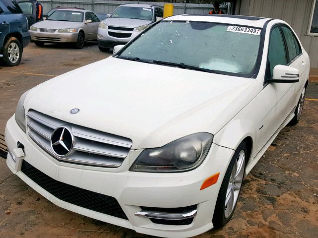 WDDGF4HB9CR196424 - 2012 MERCEDES-BENZ C 250 WHITE photo 2