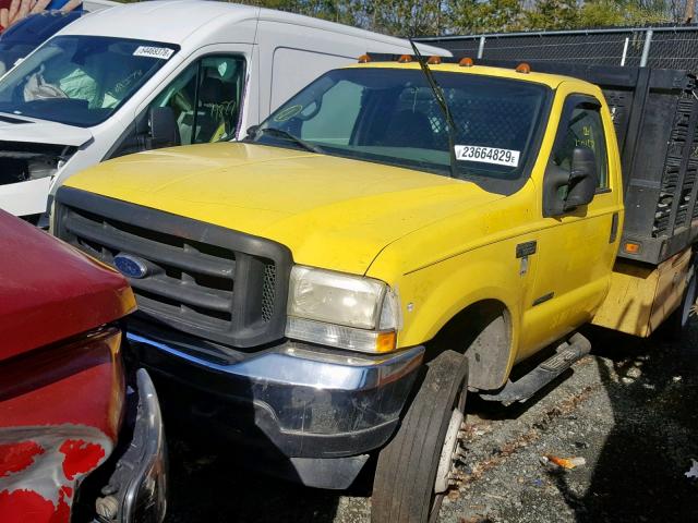 1FDAF56F82EC52687 - 2002 FORD F550 SUPER YELLOW photo 2