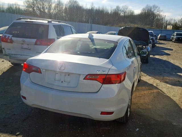 19VDE1F36DE009253 - 2013 ACURA ILX 20 WHITE photo 4