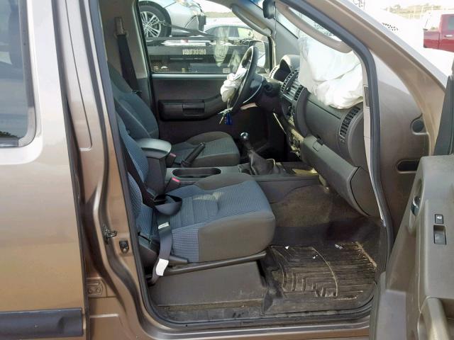 5N1AN08W85C616948 - 2005 NISSAN XTERRA OFF BEIGE photo 5