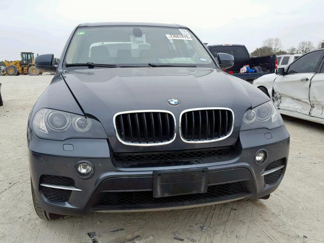 5UXZV4C54BL738715 - 2011 BMW X5 XDRIVE3 GRAY photo 9