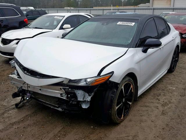 4T1BZ1HK0JU012469 - 2018 TOYOTA CAMRY XSE WHITE photo 2