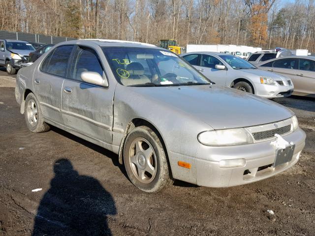 1N4BU31F2PC132774 - 1993 NISSAN ALTIMA XE GOLD photo 1