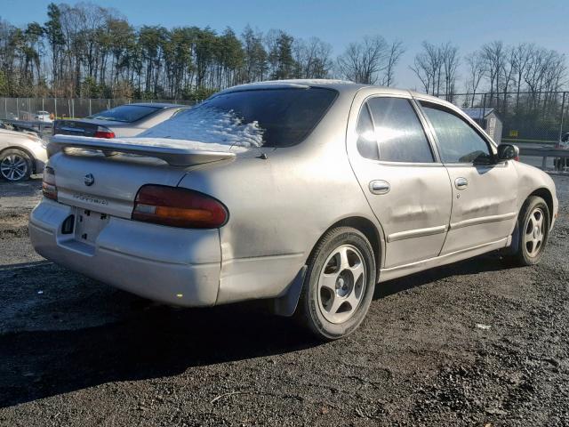 1N4BU31F2PC132774 - 1993 NISSAN ALTIMA XE GOLD photo 4