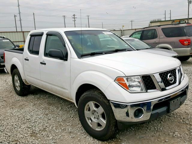 1N6AD07UX5C440103 - 2005 NISSAN FRONTIER C WHITE photo 1