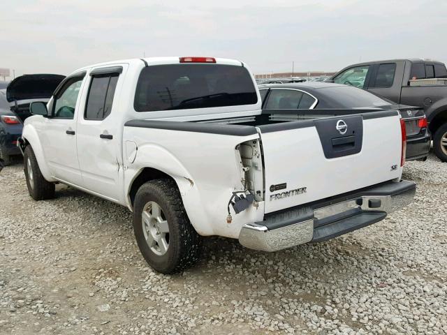 1N6AD07UX5C440103 - 2005 NISSAN FRONTIER C WHITE photo 3