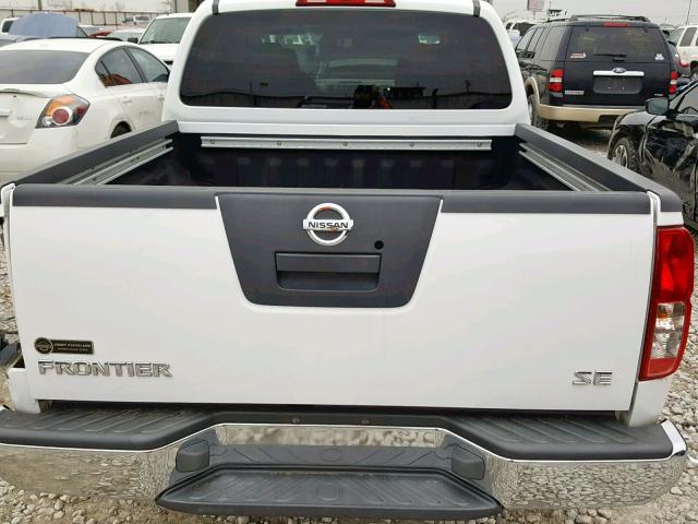 1N6AD07UX5C440103 - 2005 NISSAN FRONTIER C WHITE photo 9