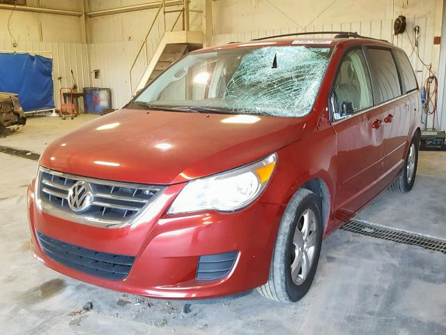 2V8HW34179R559848 - 2009 VOLKSWAGEN ROUTAN SE RED photo 2