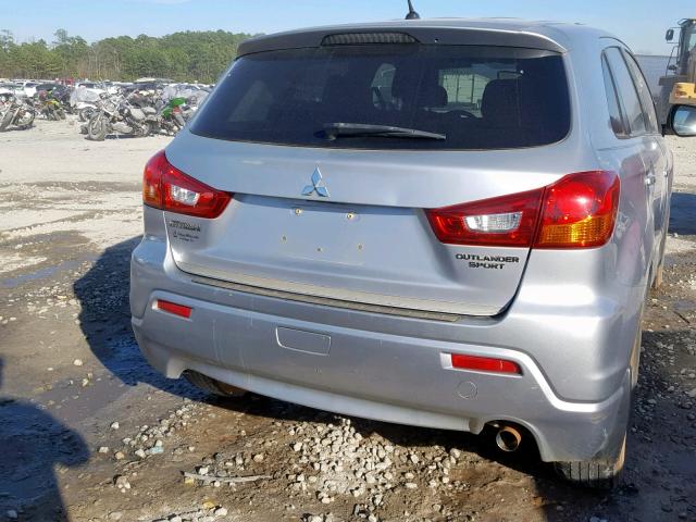 JA4AP3AU8CZ000793 - 2012 MITSUBISHI OUTLANDER SILVER photo 9