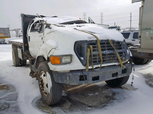 3FDXX75N9YMA72312 - 2000 FORD F750 SUPER WHITE photo 1