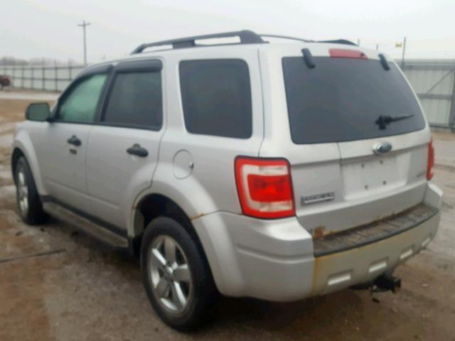 1FMCU93GX9KC40152 - 2009 FORD ESCAPE XLT SILVER photo 3