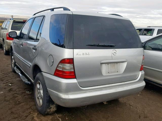 4JGAB54E2YA145950 - 2000 MERCEDES-BENZ ML 320 SILVER photo 3