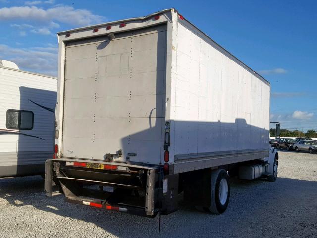 1FVACWCS94HM30925 - 2004 FREIGHTLINER M2 106 MED WHITE photo 4