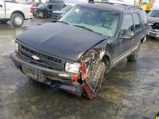 1GNDT13W7V2162659 - 1997 CHEVROLET BLAZER 黑色 照片 2