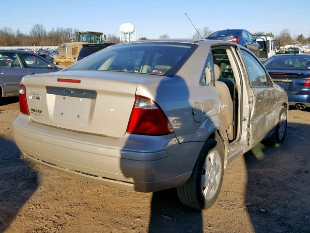 1FAHP34N57W221659 - 2007 FORD FOCUS ZX4 GOLD photo 4