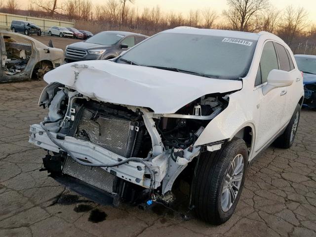 1GYKNBRS9HZ137868 - 2017 CADILLAC XT5 LUXURY WHITE photo 2