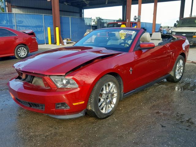 1ZVBP8EMXC5241678 - 2012 FORD MUSTANG BURGUNDY photo 2