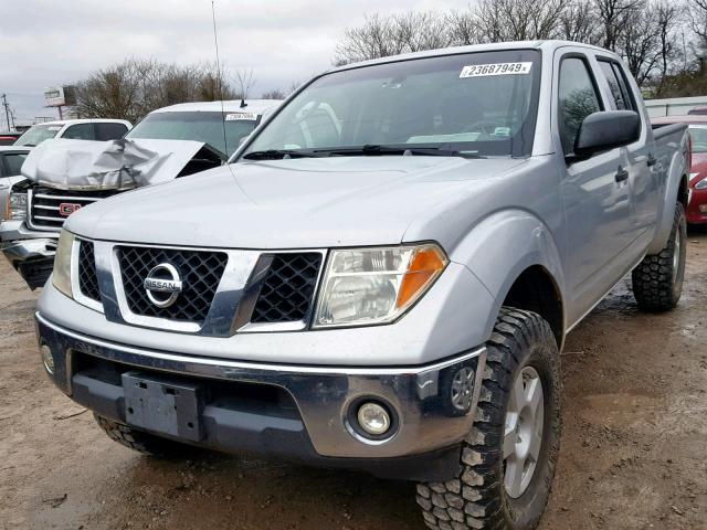 1N6AD09W07C406527 - 2007 NISSAN FRONTIER C SILVER photo 2