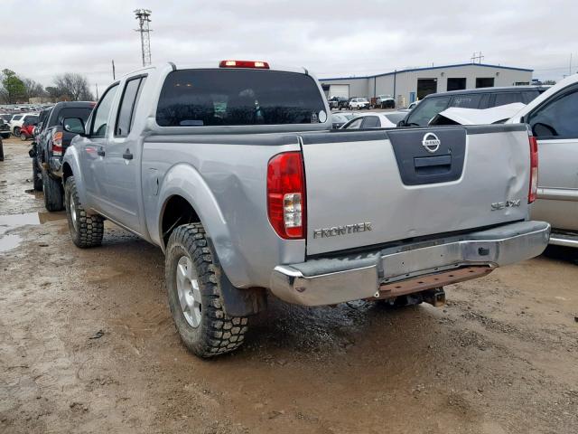 1N6AD09W07C406527 - 2007 NISSAN FRONTIER C SILVER photo 3