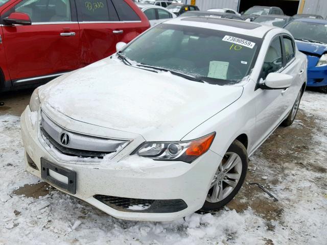 19VDE1F3XDE010051 - 2013 ACURA ILX 20 WHITE photo 2