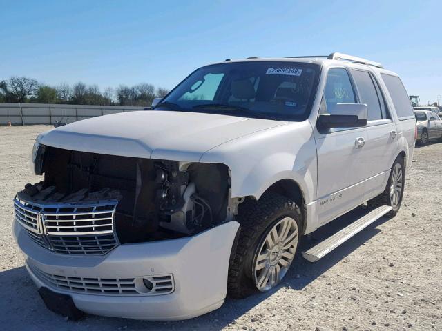 5LMJJ2H52BEJ04694 - 2011 LINCOLN NAVIGATOR 白色 照片 2