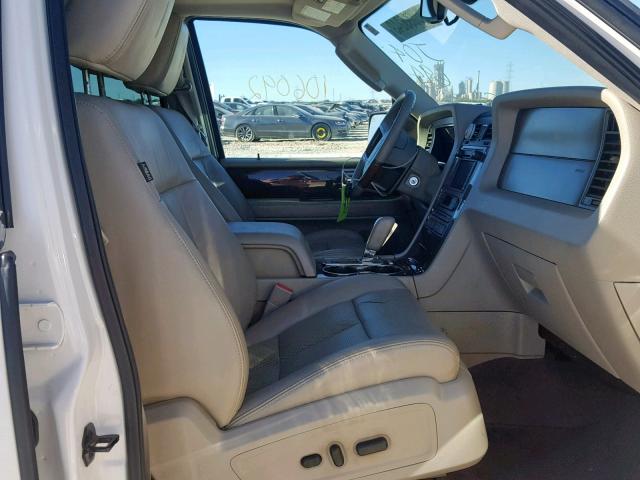 5LMJJ2H52BEJ04694 - 2011 LINCOLN NAVIGATOR 白色 照片 5