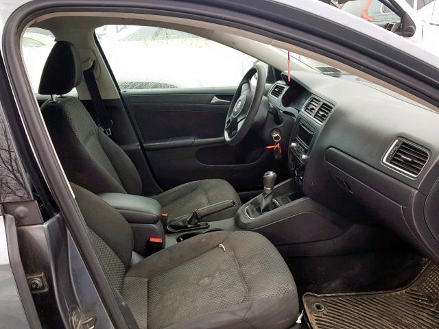 3VW1K7AJ8DM263755 - 2013 VOLKSWAGEN JETTA BASE Մոխրագույն լուսանկար 5