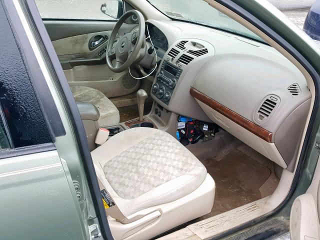 1G1ZT52874F153923 - 2004 CHEVROLET MALIBU LS GREEN photo 5