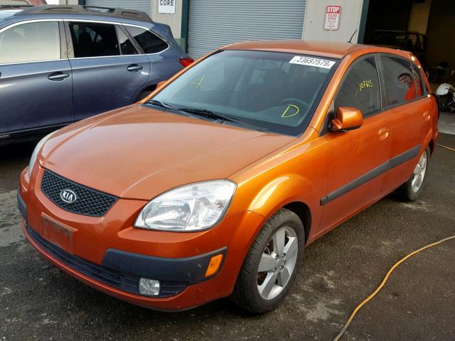 KNADE163886303365 - 2008 KIA RIO 5 SX ORANGE photo 2