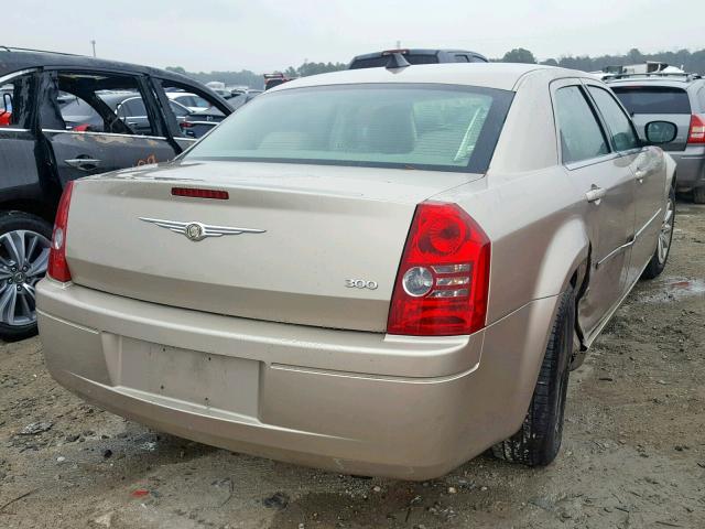 2C3KA43R28H221151 - 2008 CHRYSLER 300 LX BEIGE photo 4