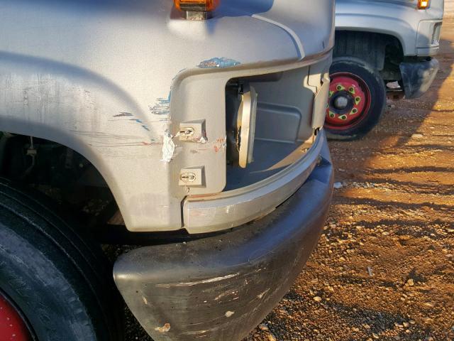 1GBE4C1275F512066 - 2005 CHEVROLET C4500 C4C0 GRAY photo 9