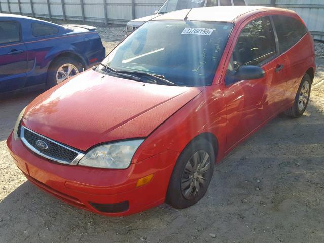 1FAFP31N06W171263 - 2006 FORD FOCUS ZX3 RED photo 2