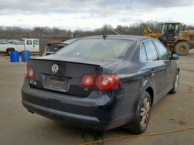 3VWRL71K59M037933 - 2009 VOLKSWAGEN JETTA TDI BLACK photo 4