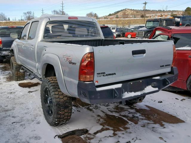 5TEMU52N98Z519393 - 2008 TOYOTA TACOMA DOU SILVER photo 3