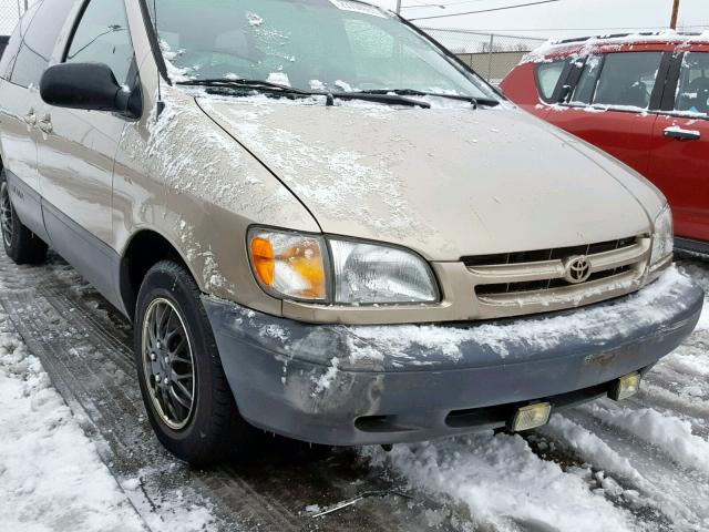 4T3ZF13C9YU304243 - 2000 TOYOTA SIENNA LE GOLD photo 9