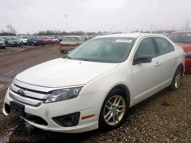 3FAHP0GA4BR308729 - 2011 FORD FUSION S WHITE photo 2