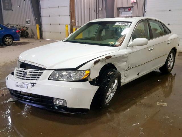 KMHFC46F97A190000 - 2007 HYUNDAI AZERA SE WHITE photo 2