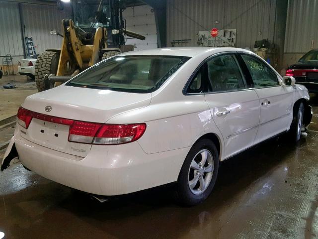 KMHFC46F97A190000 - 2007 HYUNDAI AZERA SE WHITE photo 4