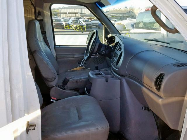1FTNE24281HA02581 - 2001 FORD ECONOLINE Ақ фото 5