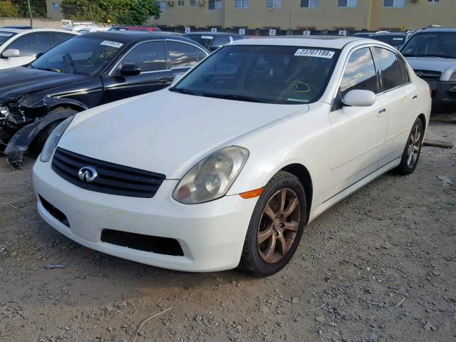 JNKCV51E95M202520 - 2005 INFINITI G35 WHITE photo 2